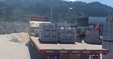 桂林 芝麻白仿形路沿石，直形路沿石