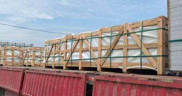 桂林 芝麻白花岗岩地铺石出口专车-泰国游