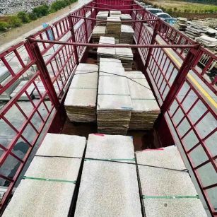 桂林 黄金麻花岗岩荔枝面，光面毛板装车完成