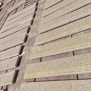 桂林 黄金麻花岗岩光面楼梯踏步