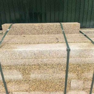 桂林 黄金麻花岗岩石材机切面栏杆料半成品