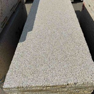 桂林 黄金麻花岗岩荔枝面毛板，半成品