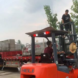 桂林 黄金麻冰裂纹，地铺石装车