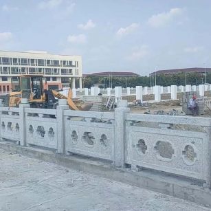 桂林 白麻花岗岩荔枝面河道栏杆