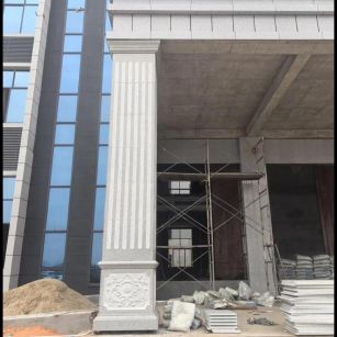 桂林 芝麻白光面花岗岩门楼大柱（罗马柱）配雕花底座