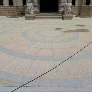 桂林 黄金麻芝麻灰花岗岩石材地铺拼接效果