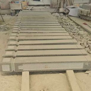 桂林 芝麻白异形加工雕刻-栏杆大柱，方柱