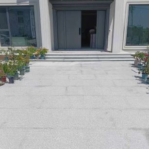 桂林 芝麻白花岗岩地铺石地面铺装