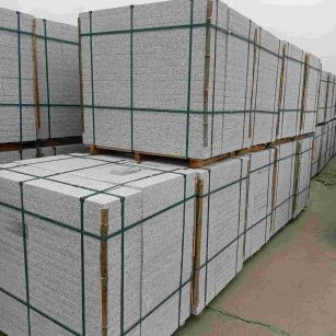 桂林 白麻花岗岩石材荔枝面地铺石（300*600*50）