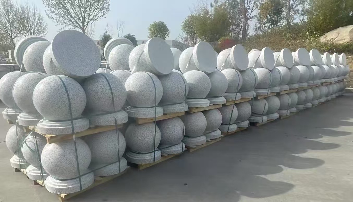 桂林 白麻花岗岩石材圆球，石球，挡车球，隔离球，景观石球，风水球等