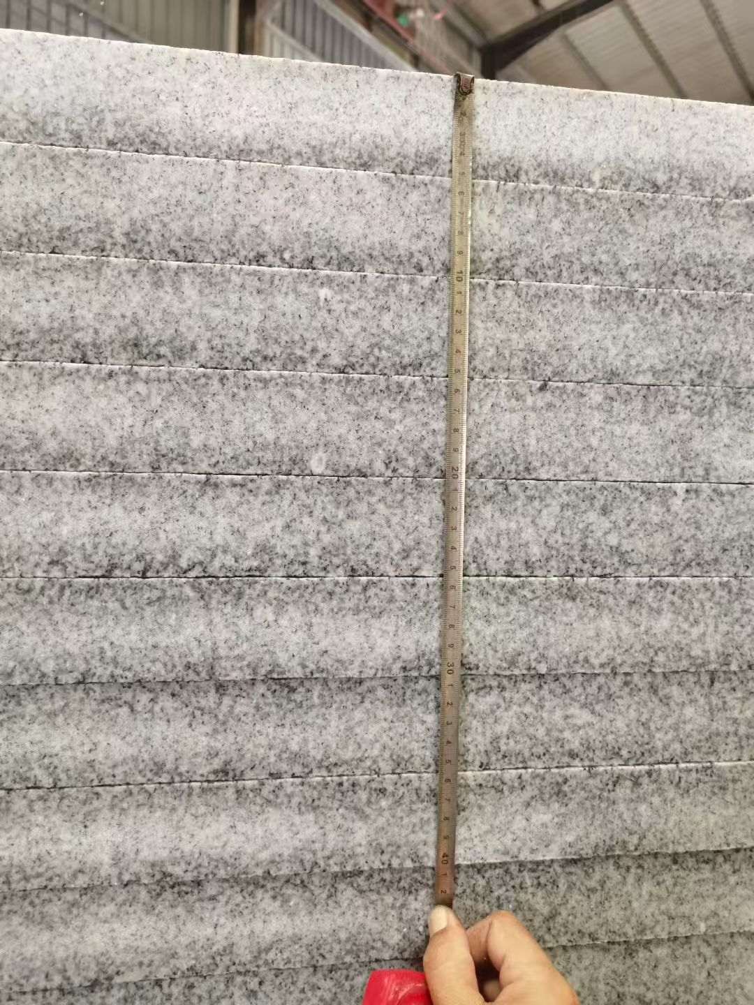 桂林 芝麻白火烧成品厚薄均匀，B料价格接近A料质量