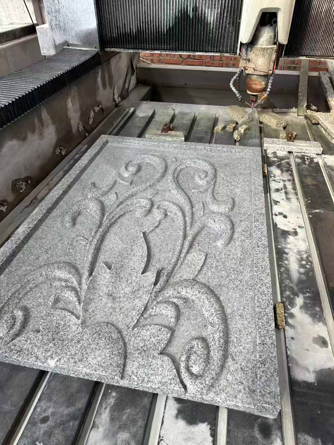 桂林 白麻别墅干挂雕花板