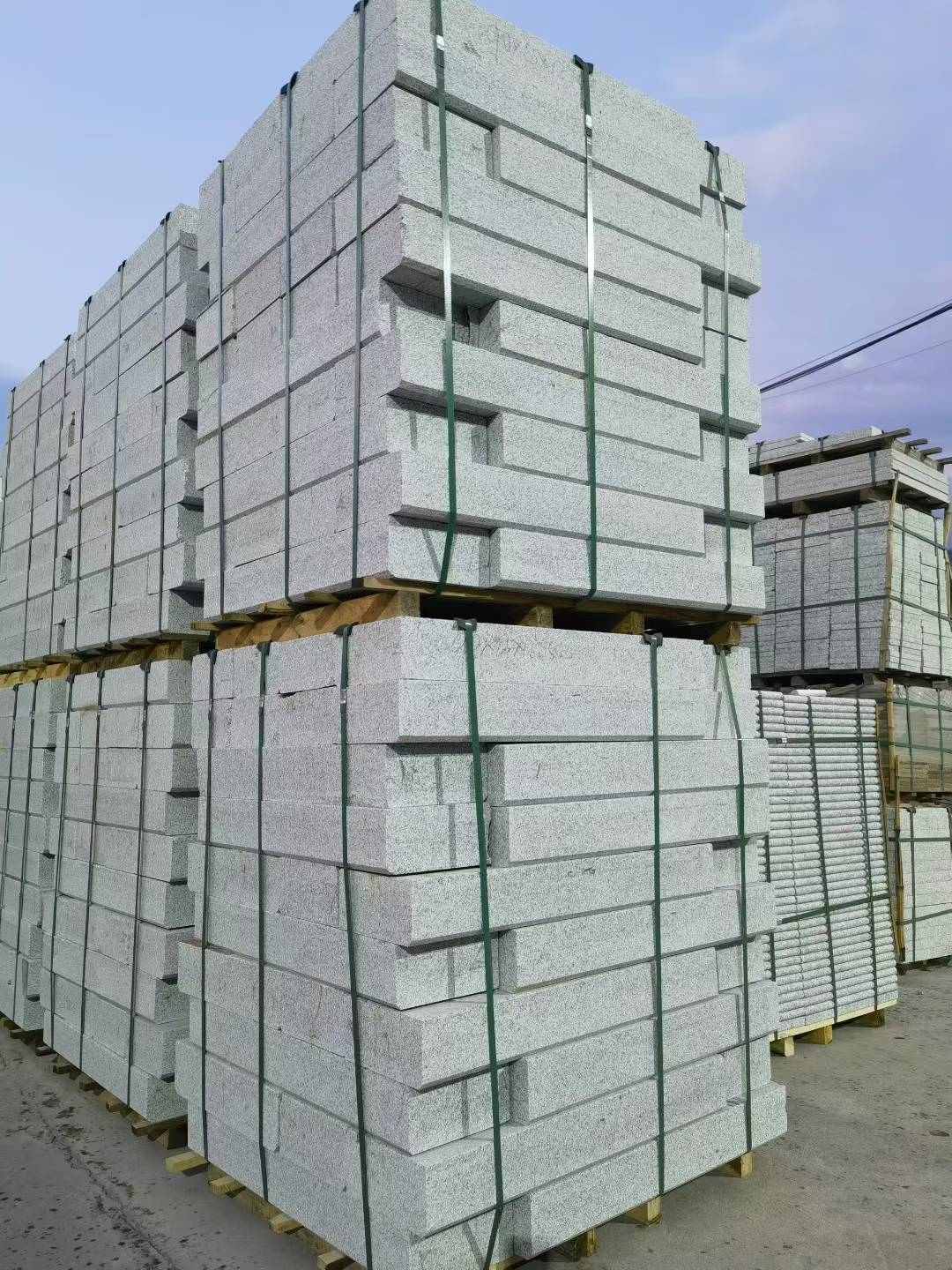 桂林 芝麻白花岗岩路沿石，路缘石，路肩石，道牙，立缘石，马路牙子，街沿石，侧石等