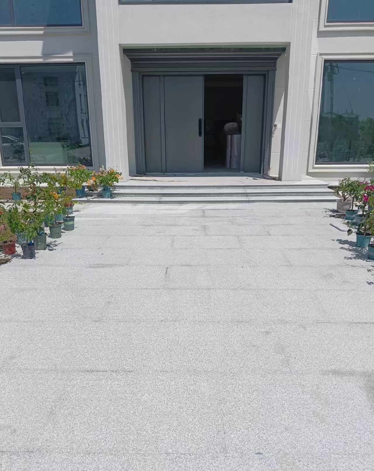 桂林 芝麻白花岗岩地铺石地面铺装