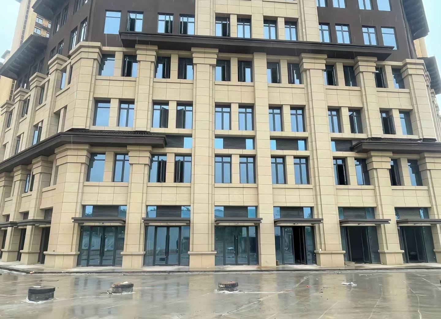 桂林 黄金麻花岗岩荔枝面小区外墙干挂