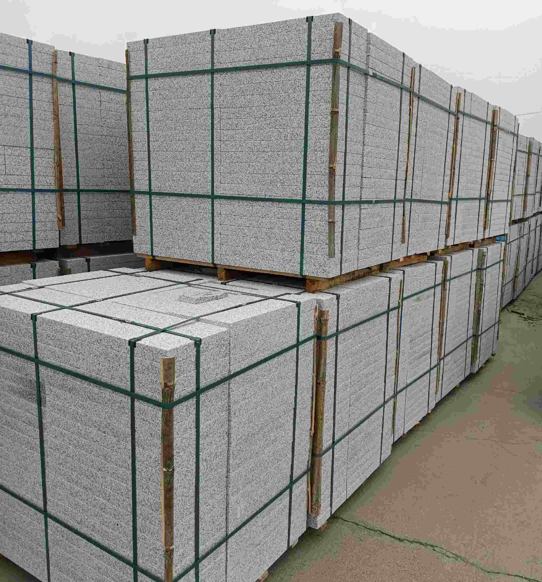 桂林 白麻花岗岩石材荔枝面地铺石（300*600*50）