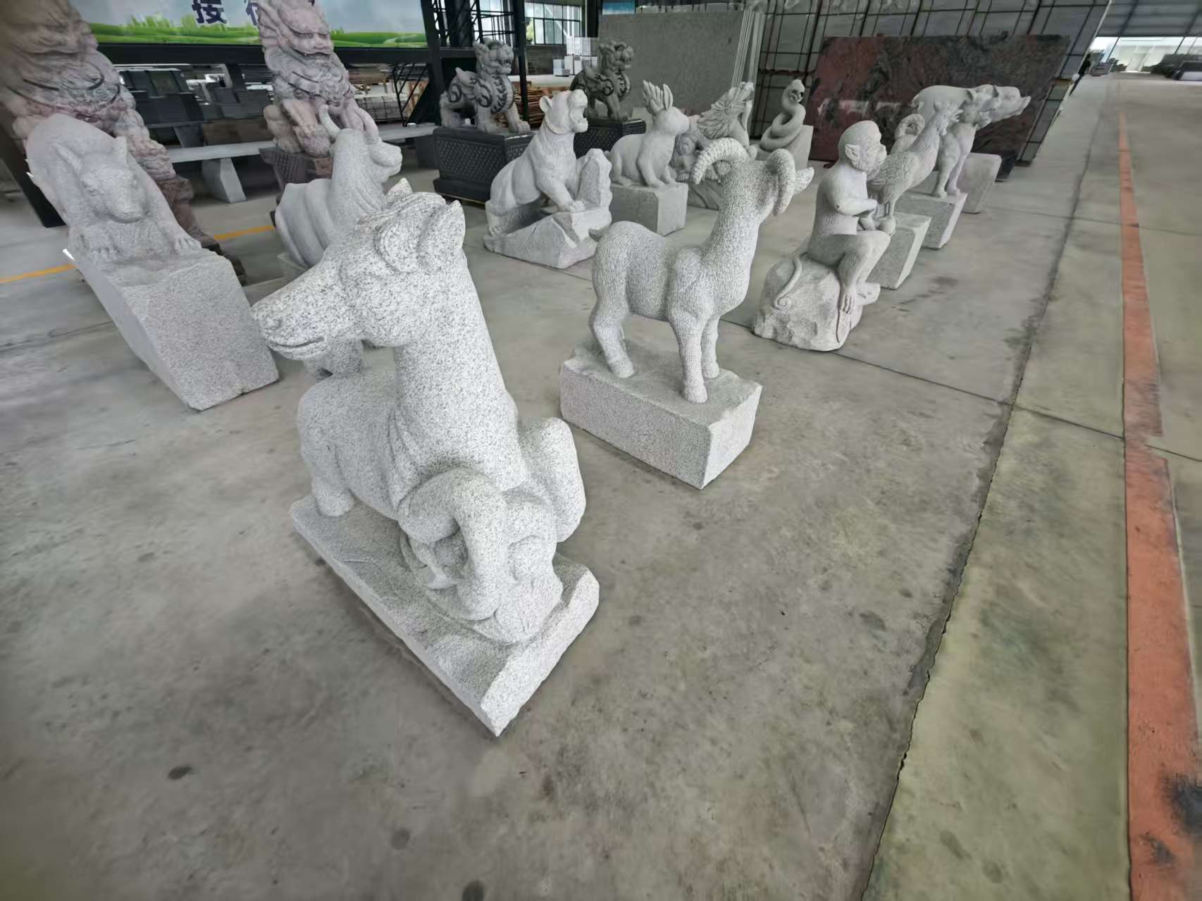 桂林 芝麻白花岗岩造型立体雕刻——十二生肖