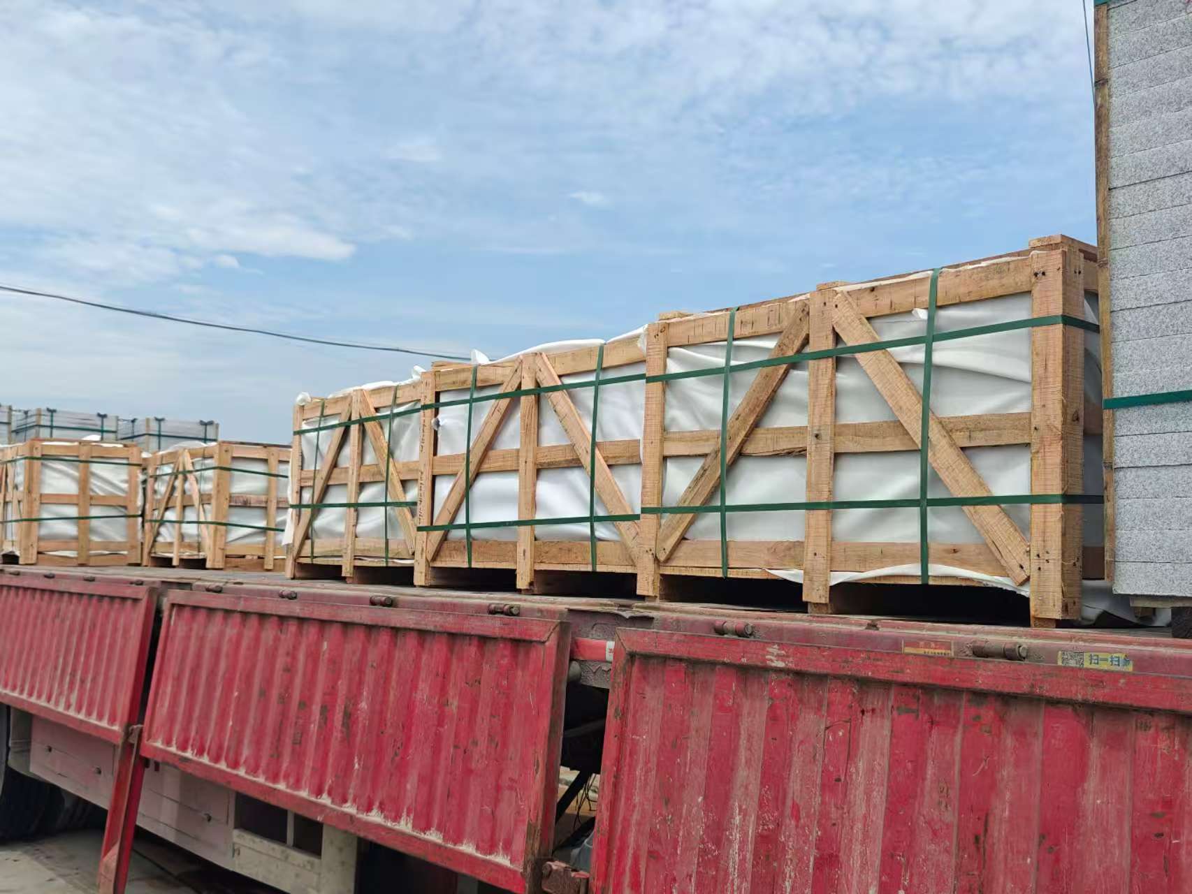 桂林 芝麻白花岗岩地铺石出口专车-泰国游