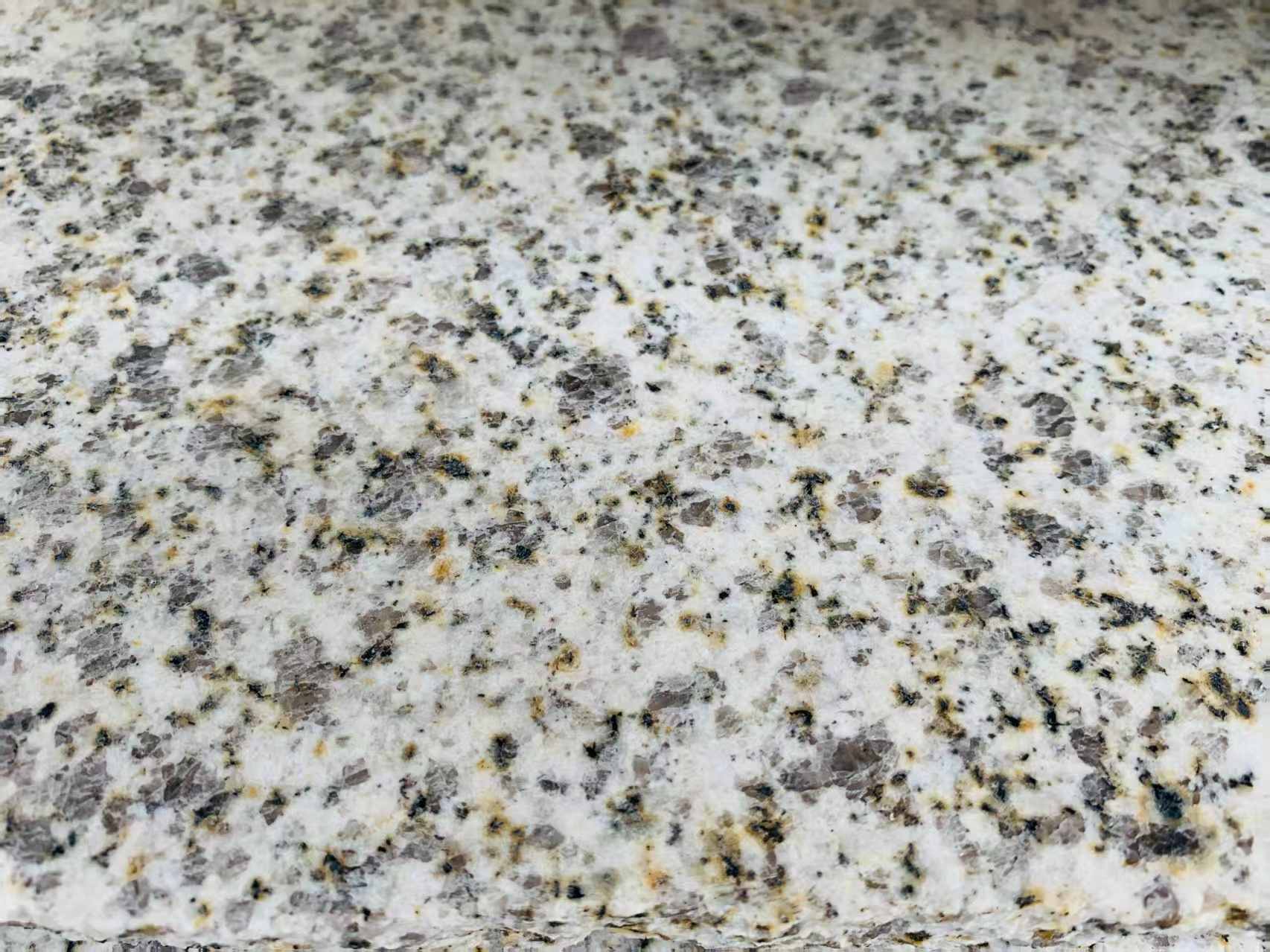 桂林 黄金麻花岗岩石材浅黄光面