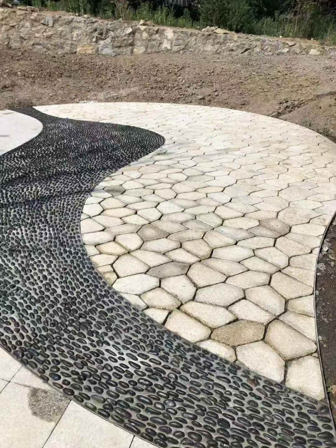 桂林 黄金麻冰裂纹地铺石工地铺装案例