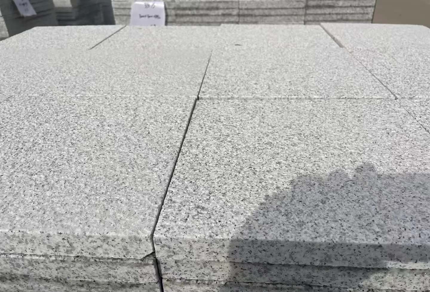 桂林 白麻花岗岩石材推荐 荔枝面地铺石