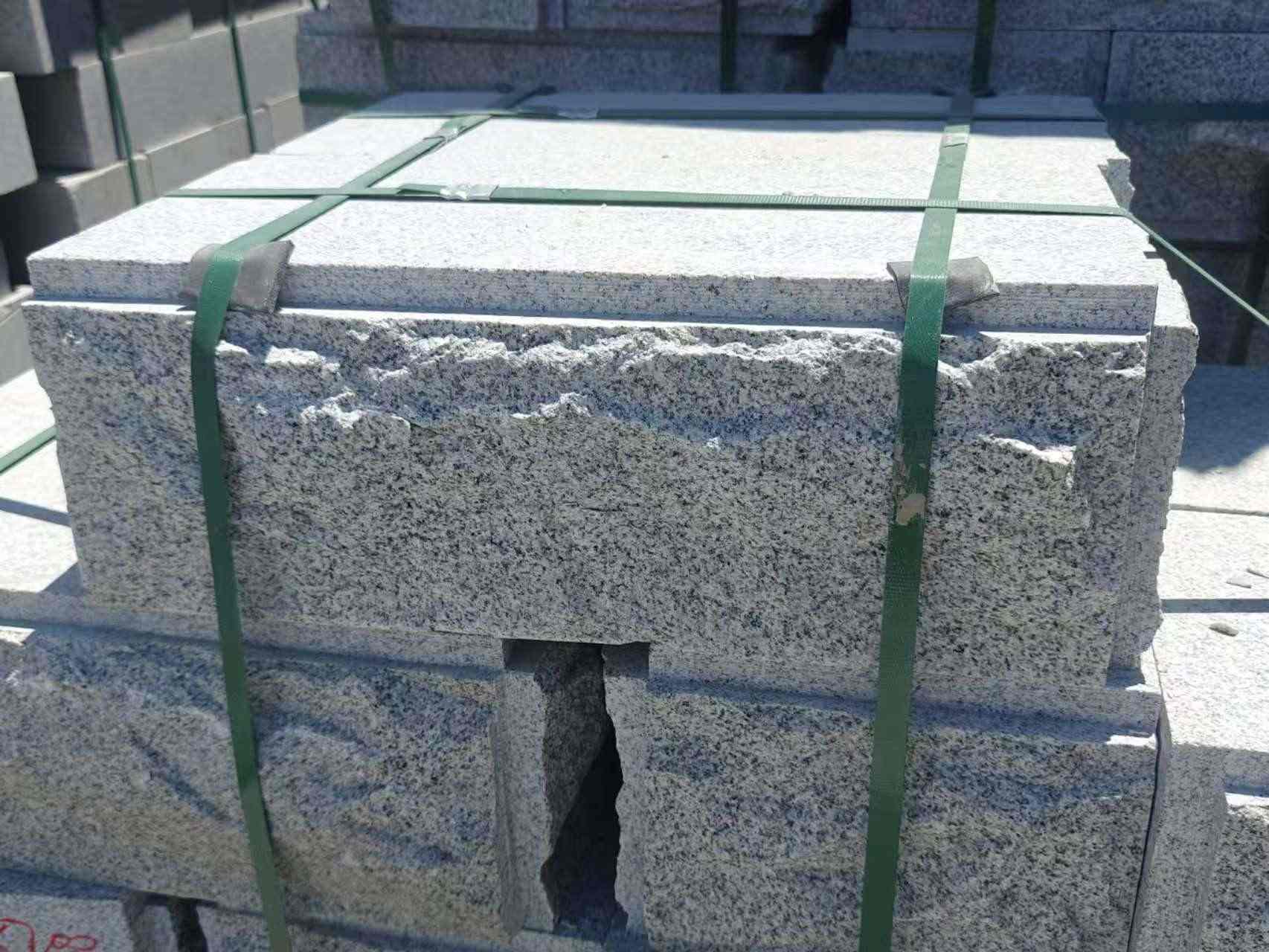 桂林 芝麻白花岗岩自然面成品