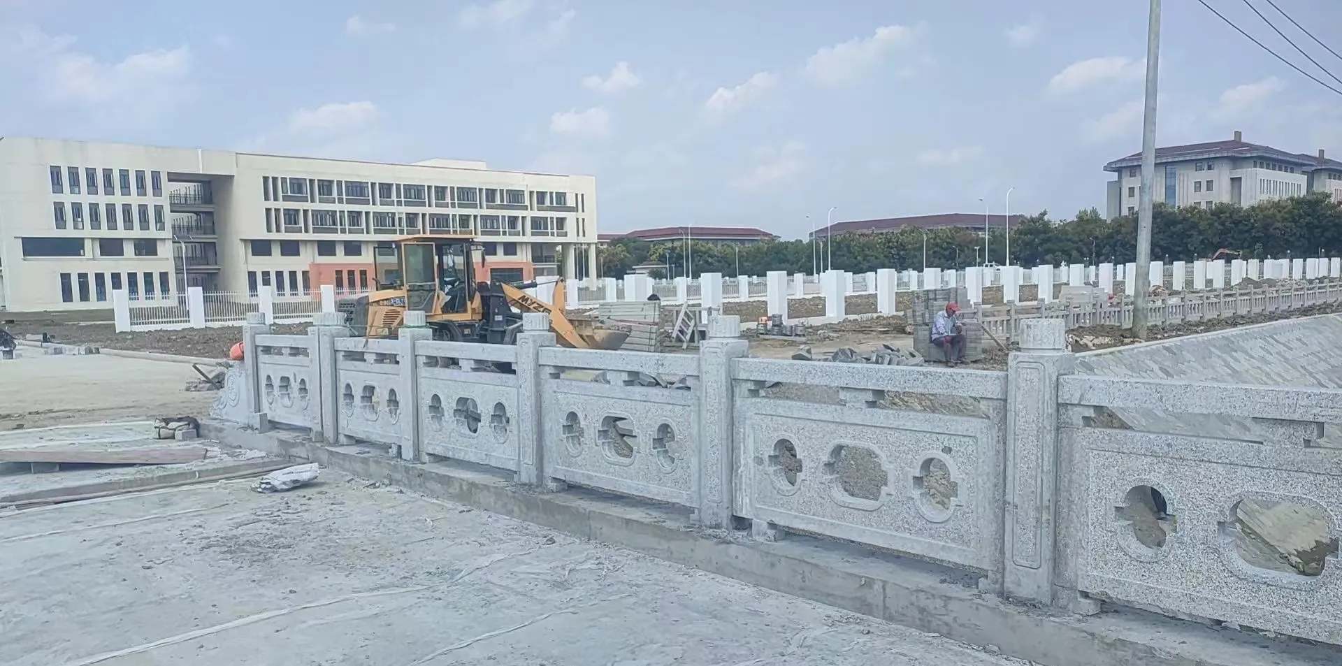 桂林 白麻花岗岩荔枝面河道栏杆