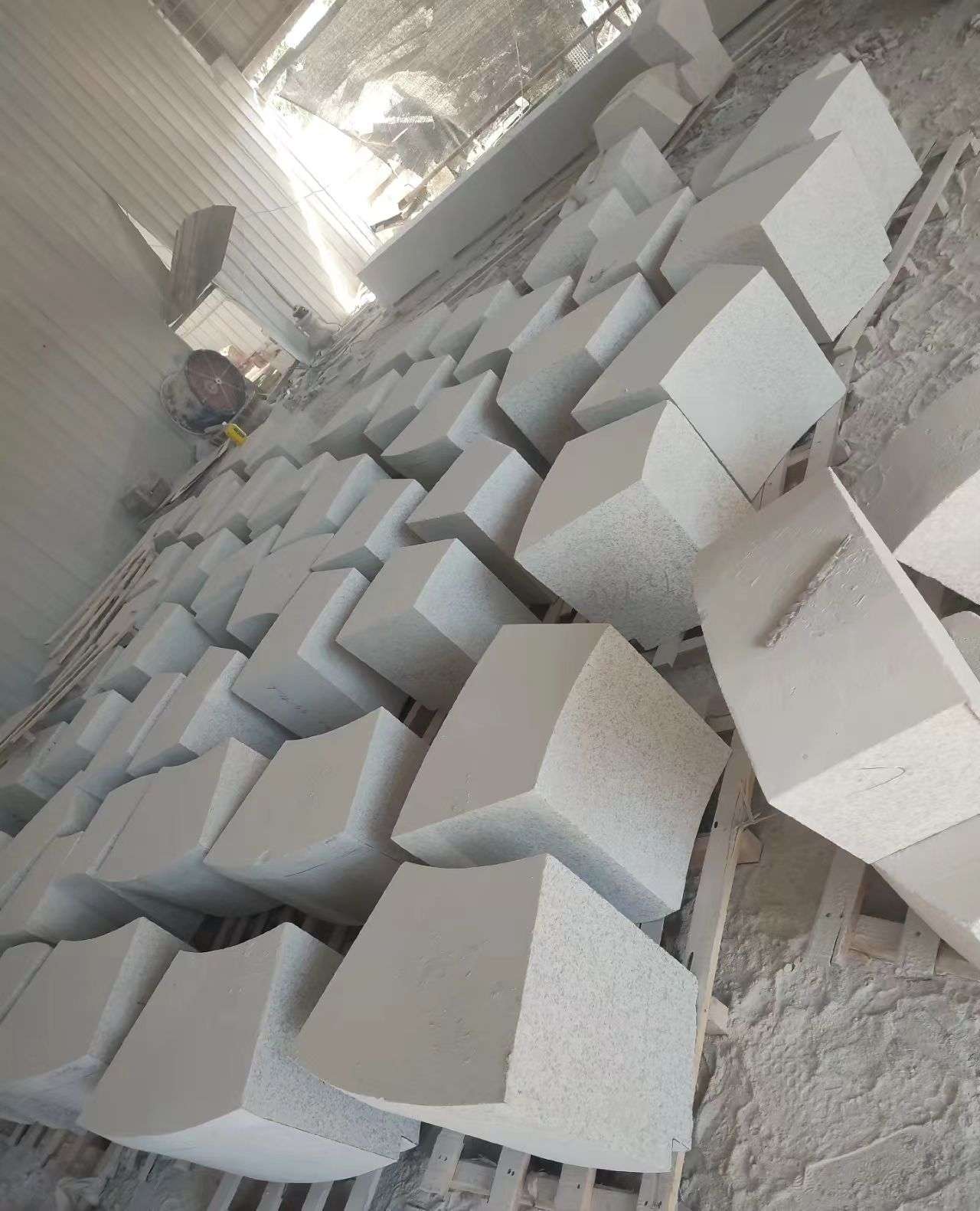 桂林 白麻花岗岩异形坐凳