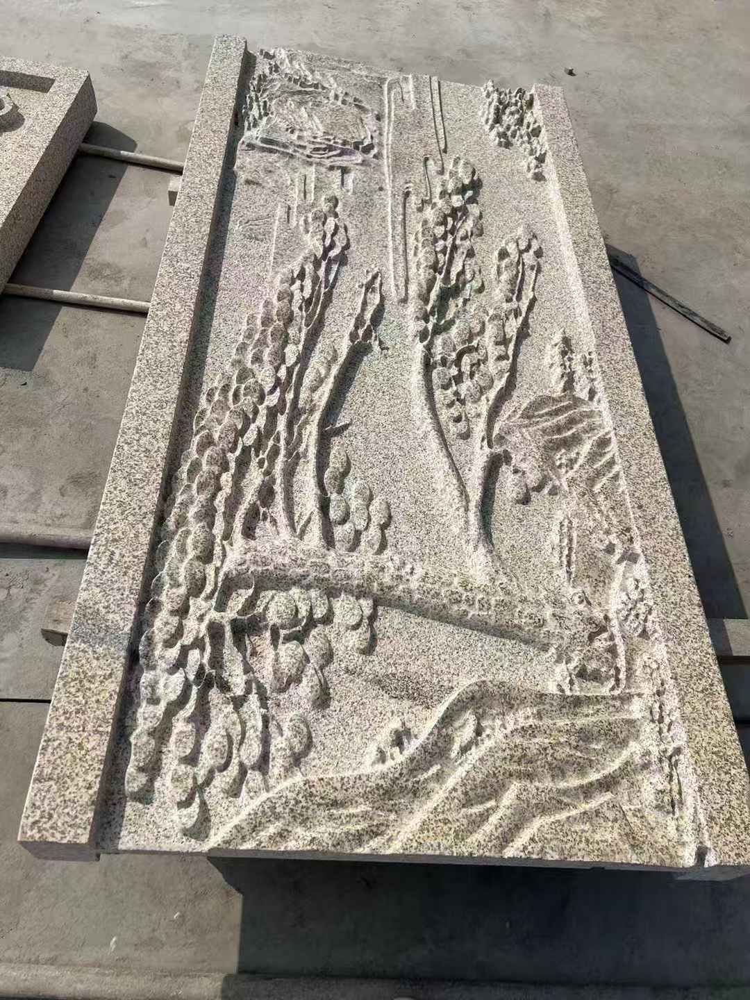 桂林 黄金麻雕刻板浮雕迎客松