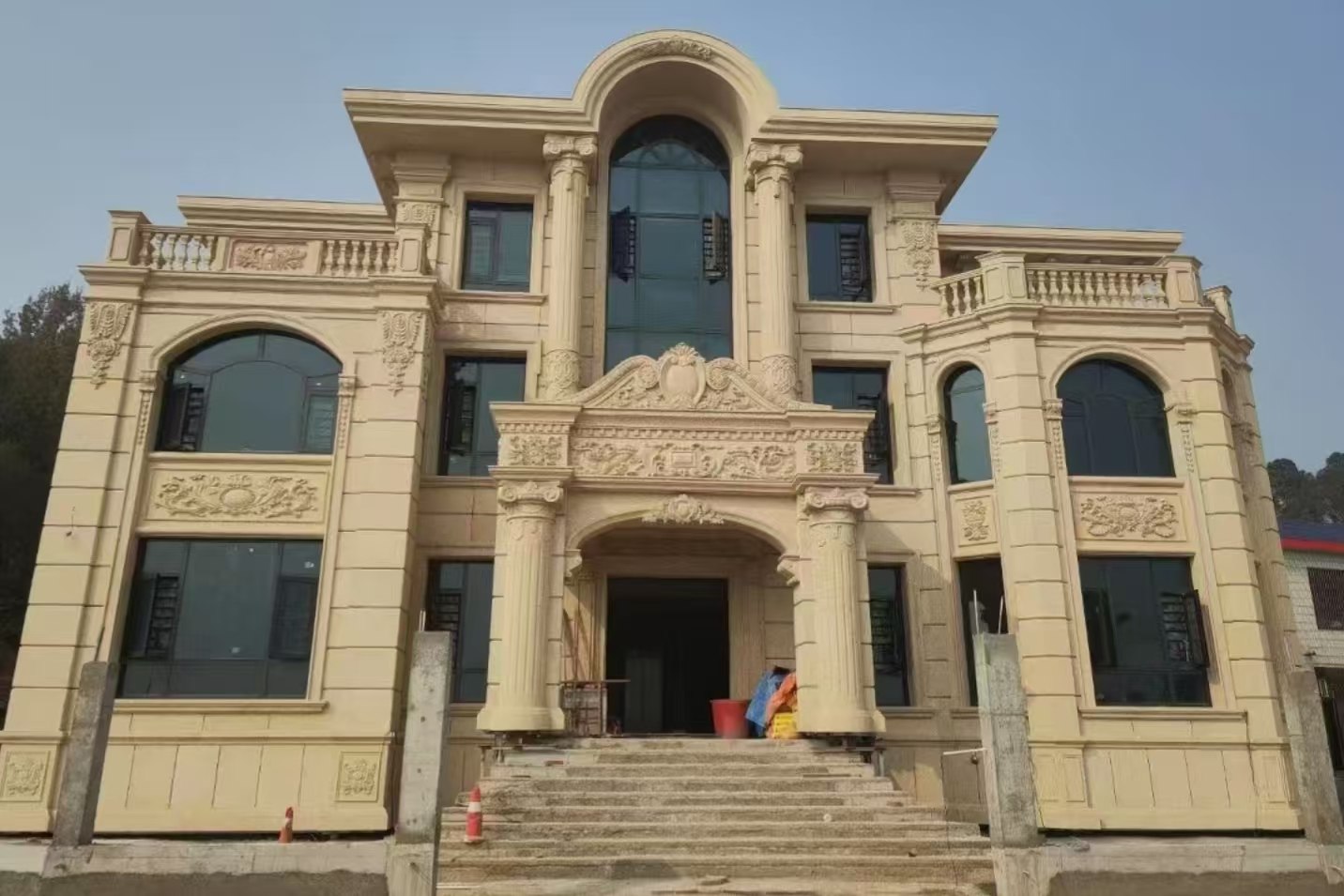 桂林 黄金麻花岗岩别墅外墙干挂