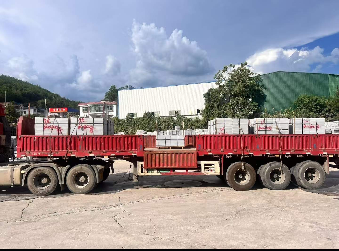 桂林 芝麻灰花岗岩地铺石出货日常