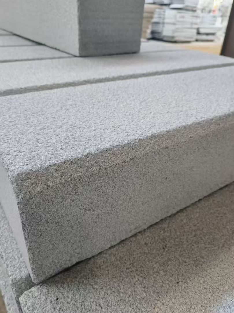 桂林 芝麻灰荔枝面路沿石